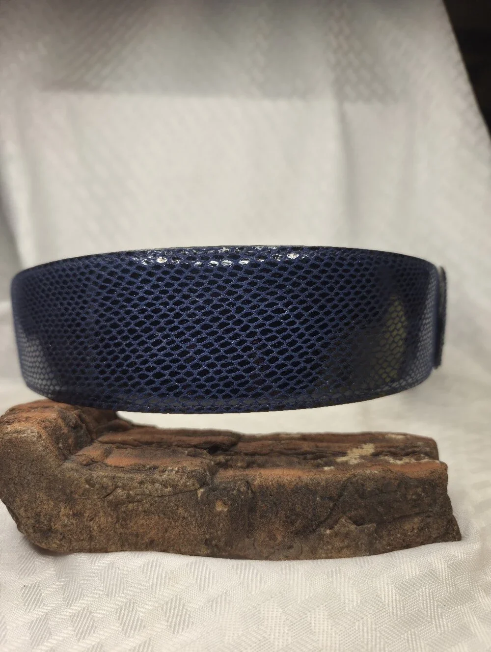 White House Black Market Wide Belt Navy Blue Snake Print Leather Lining Sz Small